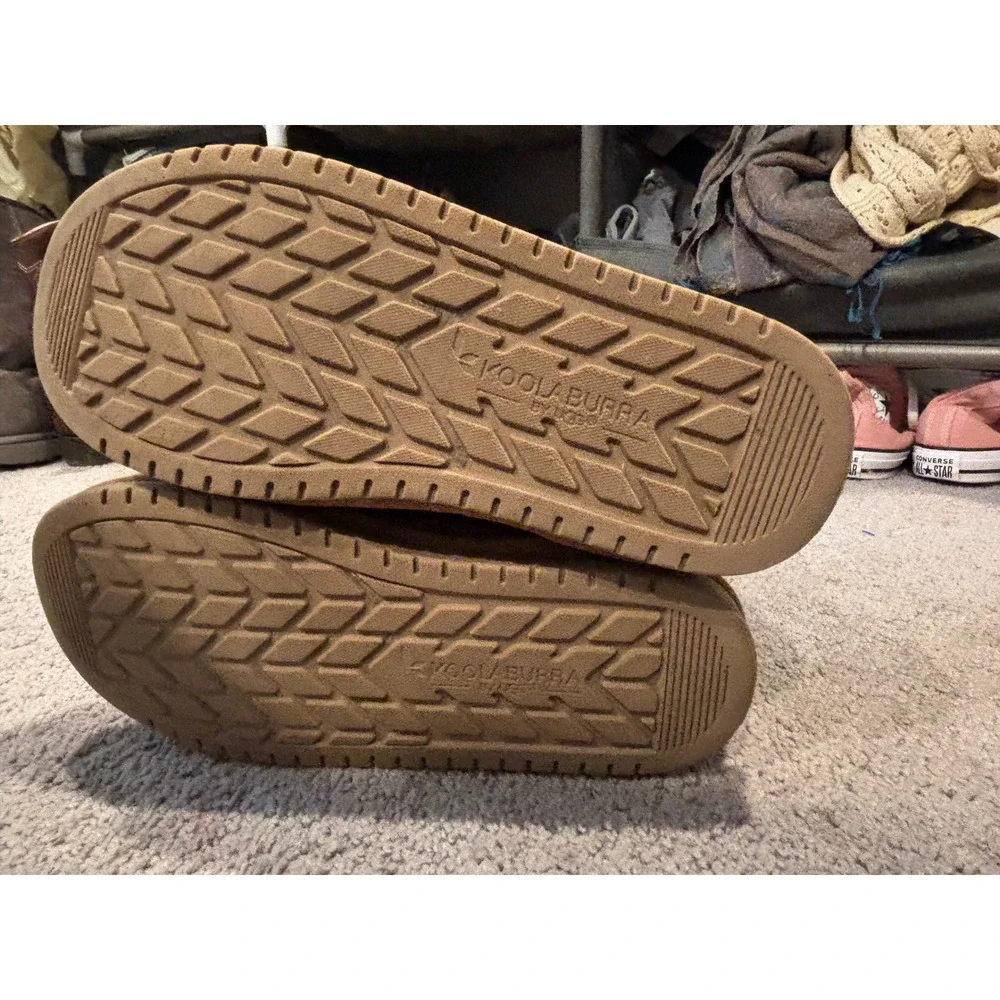 Koolaburra by UGG koolaburra by